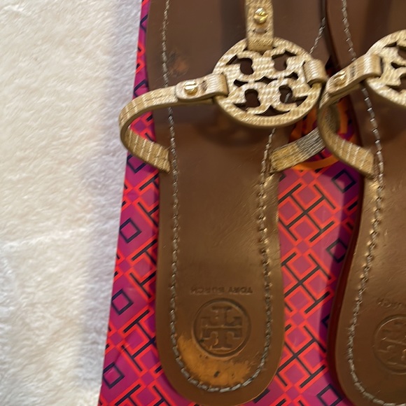 Sold Tory Burch 2 pairs of sandals - Picture 3 of 11